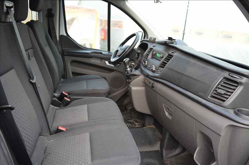 Ford Transit (2022) CUSTOM 2,0 D - fotka 16 z 19