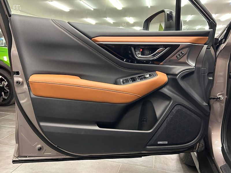 Subaru Outback (2022) 2.5 TOURING 2022 | Záruka - fotka 17 z 33