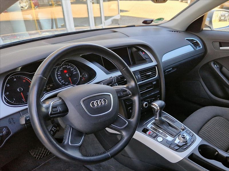Audi A4 Avant 2,0 d ALUKOLA AUTOKLIMA - fotka 17 z 28