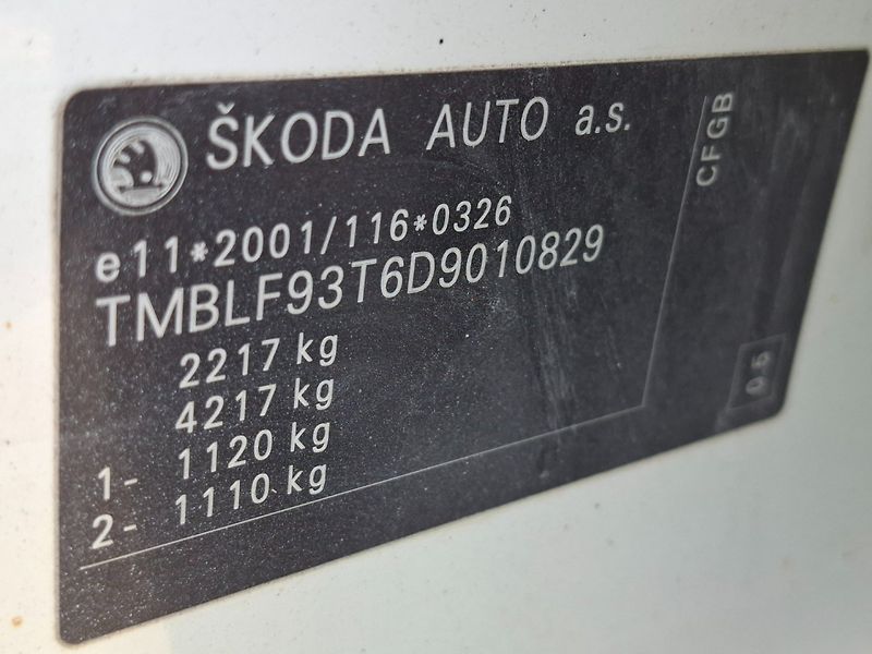 Škoda Superb (2012) 2.0TDI 125kW 6MAN 4X4 - fotka 25 z 27