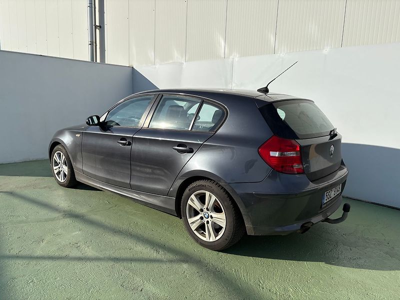 BMW Řada 1 116i, Klima, Tažné - fotka 4 z 14