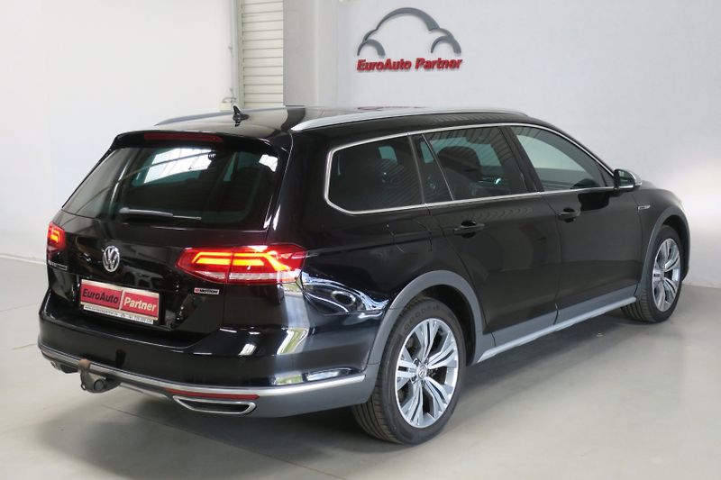 Volkswagen Passat Variant (2017) 2.0 TDI 176kW 4M. DSG Alltrack - fotka 4 z 50