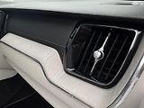 Volvo XC60 B5 AWD INSCRIPTION AUT  - náhled 30