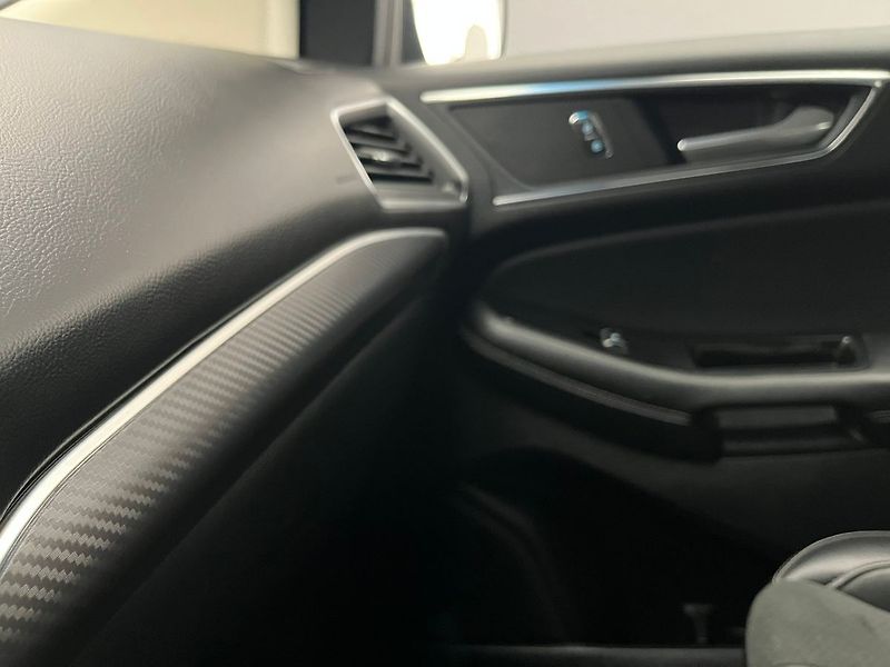 Ford Edge 2.0 TDCi AWD Sport ČR 1.majit. - fotka 26 z 74