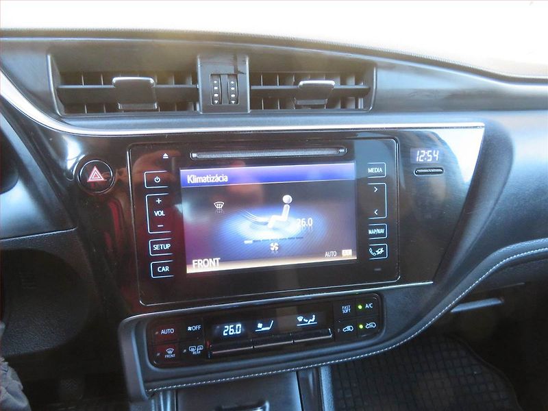 Toyota Auris (2017) 1.6 Valvematic, Serv.kniha - fotka 12 z 16