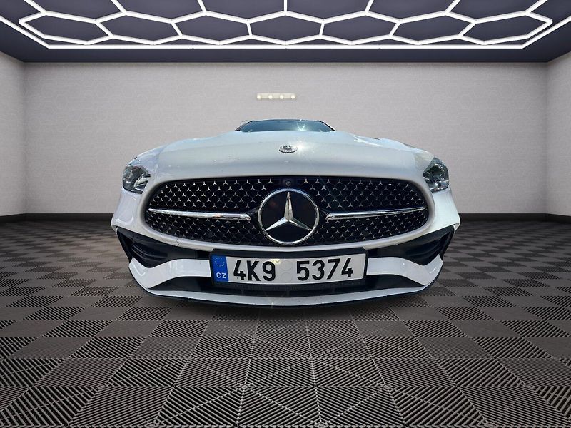 Mercedes-Benz Třídy C (2021) 200 150kw 4Matic AMG - fotka 2 z 36