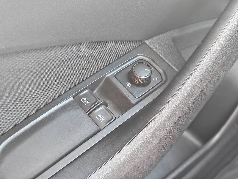 Škoda Kamiq Ambition 6MP 1,0TSI - fotka 19 z 22