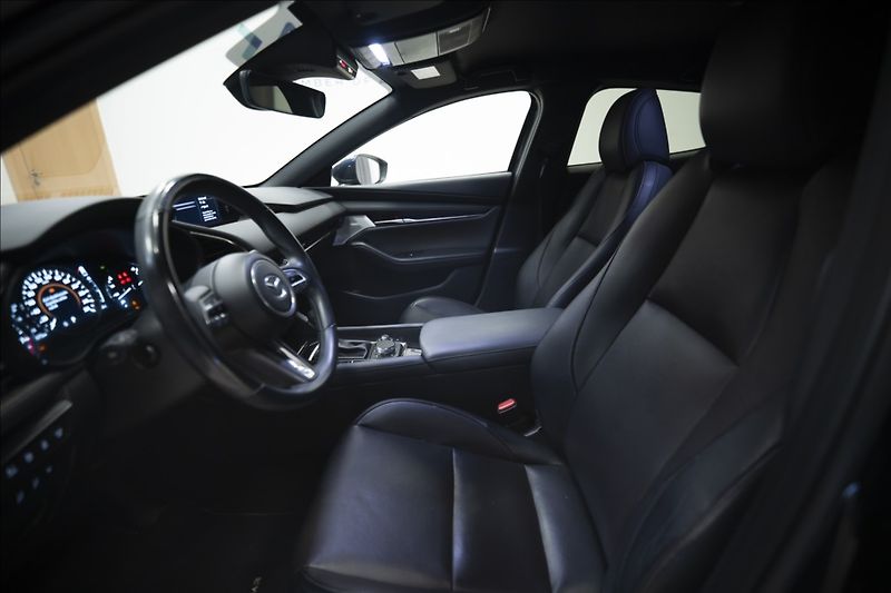 Mazda 3 2,0 e-SKYACTIV-X AT NAV KAMERA - fotka 8 z 43