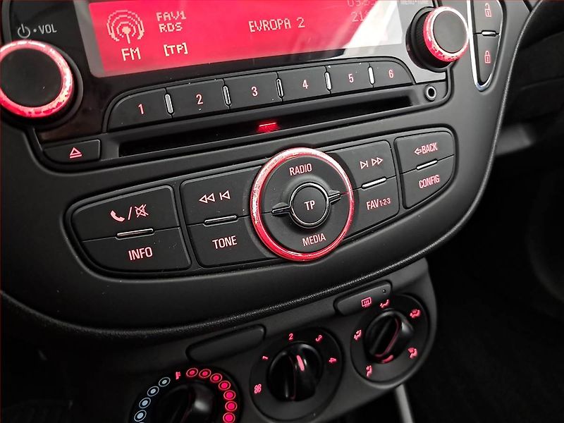 Opel Corsa (2015) 1.4, Serv.kniha, Tempomat - fotka 14 z 17