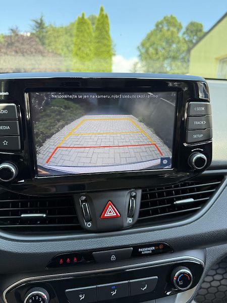 Hyundai i30 (2022) 1,5i 81kW CVVT COMFORT Koup.ČR - fotka 16 z 16