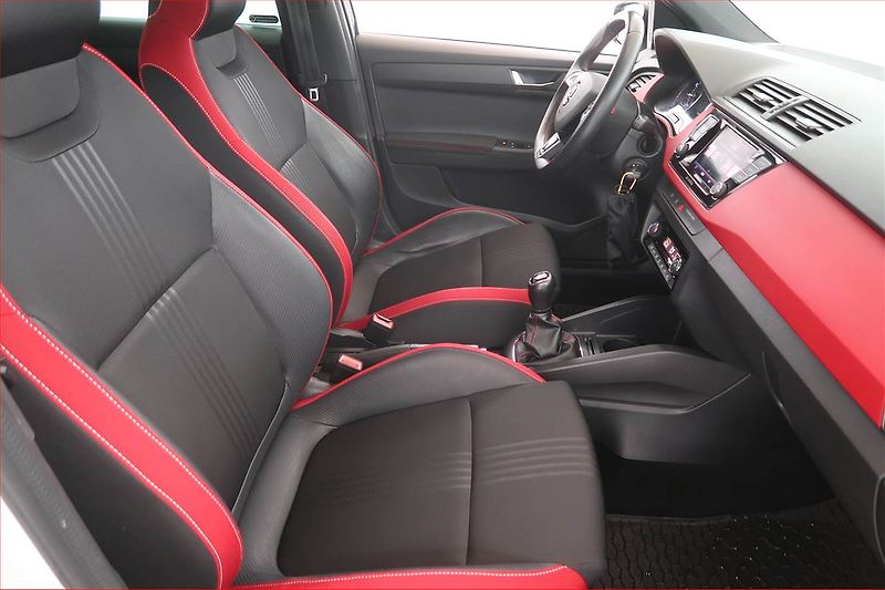 Škoda Fabia (2019) Monte Carlo 1.0 TSI - fotka 9 z 16