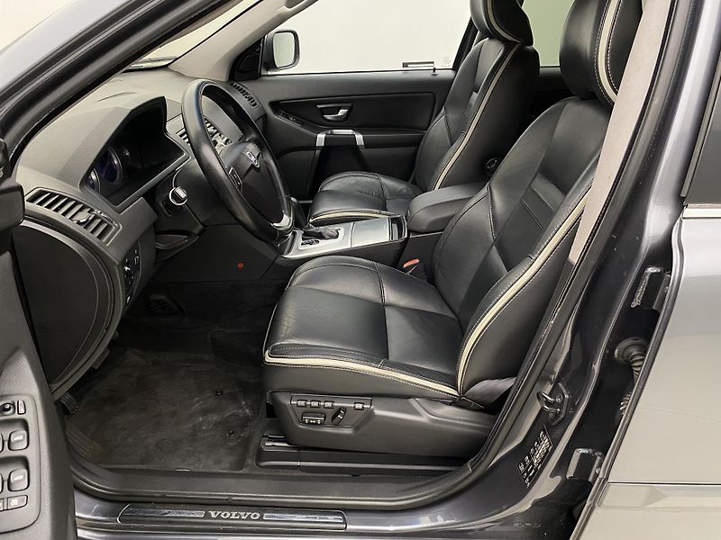 Volvo XC90 D5 AWD SPORT AUT CZ - fotka 3 z 42