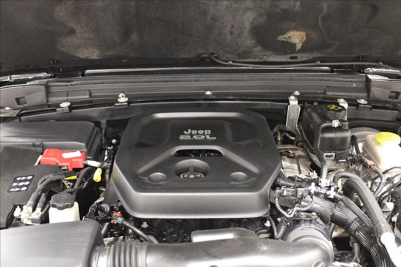 Jeep Wrangler 2,0 T Unlimited Rubicon CZ - fotka 8 z 30