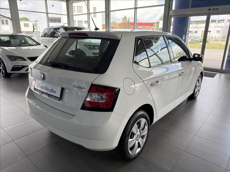 Škoda Fabia 1,2   TSI 66kW,SERVISKA,2. MAJ - fotka 6 z 21
