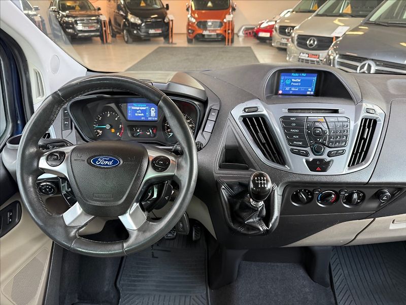 Ford Tourneo Custom 2,2 TitaniumX,114kW,velký serv - fotka 14 z 33