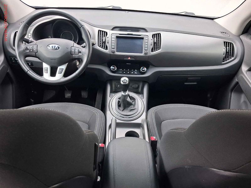 Kia Sportage (2013) 1.6 GDi, Panor, navi - fotka 8 z 21