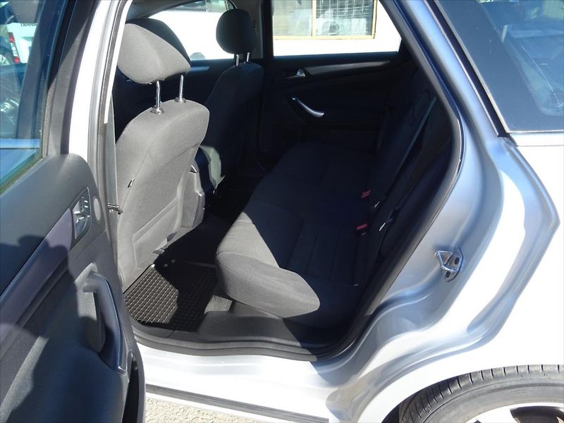 Ford Mondeo 2,0 TDI 103 kW - fotka 10 z 28