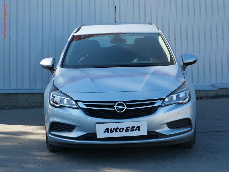 Opel Astra (2017) 1.4T, 1.maj,ČR, AC, výhřev - fotka 2 z 18