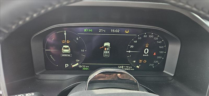 Mitsubishi Outlander 2,4 PHEV 4x4  INSTYLE - fotka 17 z 18
