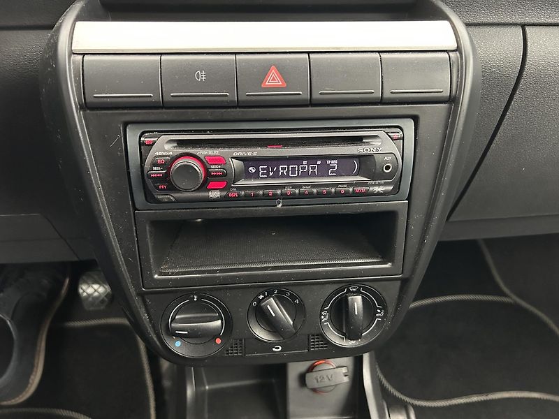 Volkswagen Fox 1.2 HTP - fotka 43 z 44