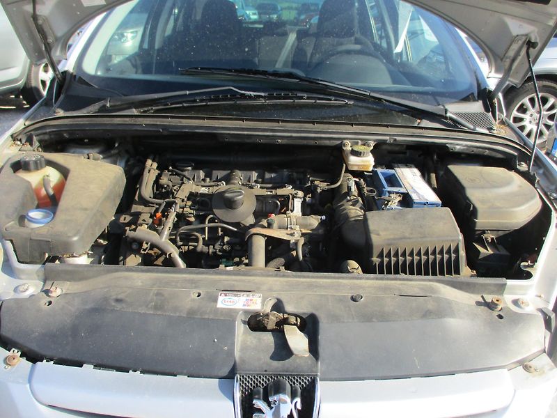 Peugeot 307 (2003) combi 2,0 HDi - fotka 11 z 11