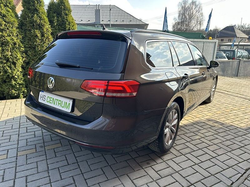 Volkswagen Passat 2.0 TDi 110kW - fotka 3 z 24