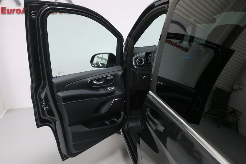 Mercedes-Benz Třídy V (2025) 300d AVG LONG 4MATIC NOVÝ - fotka 8 z 50