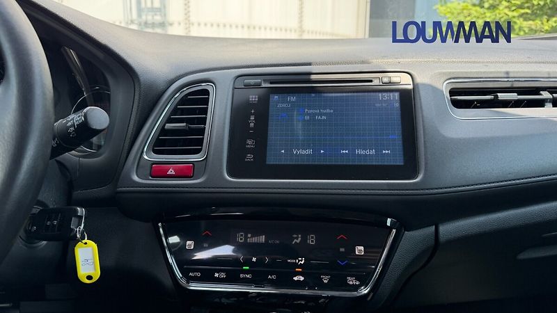 Honda HR-V 1.5 i-VTEC Elegance - fotka 9 z 23