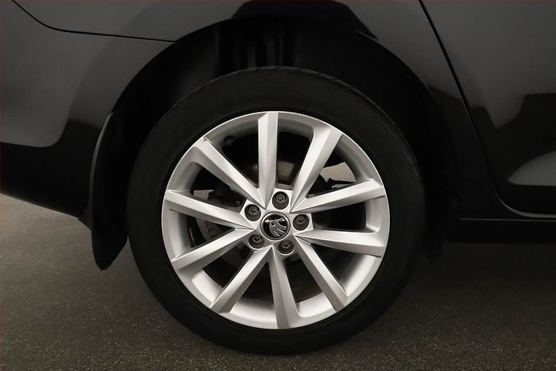 Škoda Rapid (2019) 1.0 TSI, Bi-Xenony, Tempomat - fotka 14 z 14