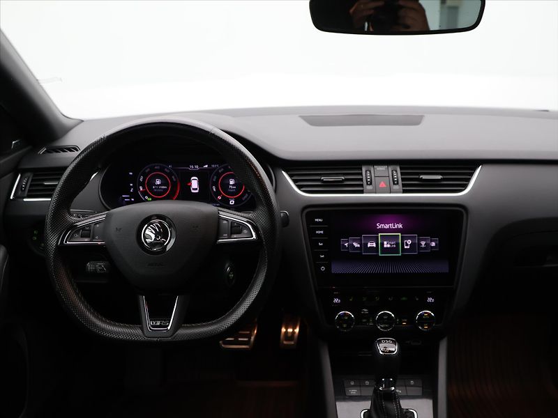 Škoda Octavia 2,0 TSI DSG RS245 LED Panorama - fotka 21 z 28