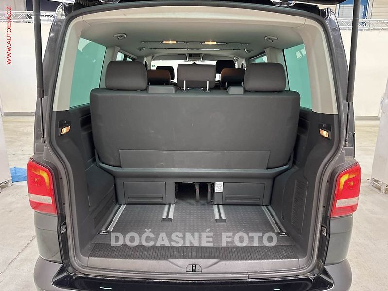 Volkswagen Multivan (2012) 2.0TDi, AC, TZ, park.asist - fotka 15 z 15
