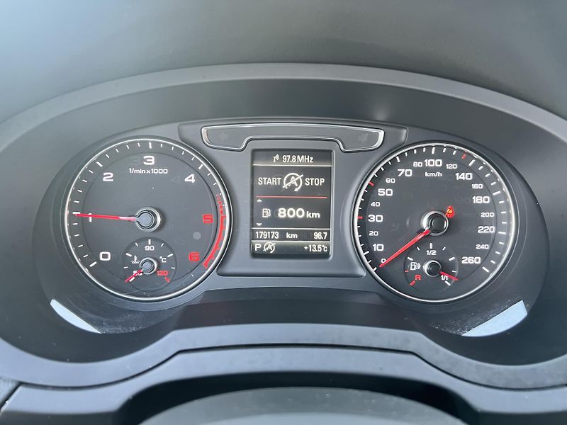 Audi Q3 2.0TDI 110KW,4x4,NAVI,TZ,LED,1 - fotka 37 z 55