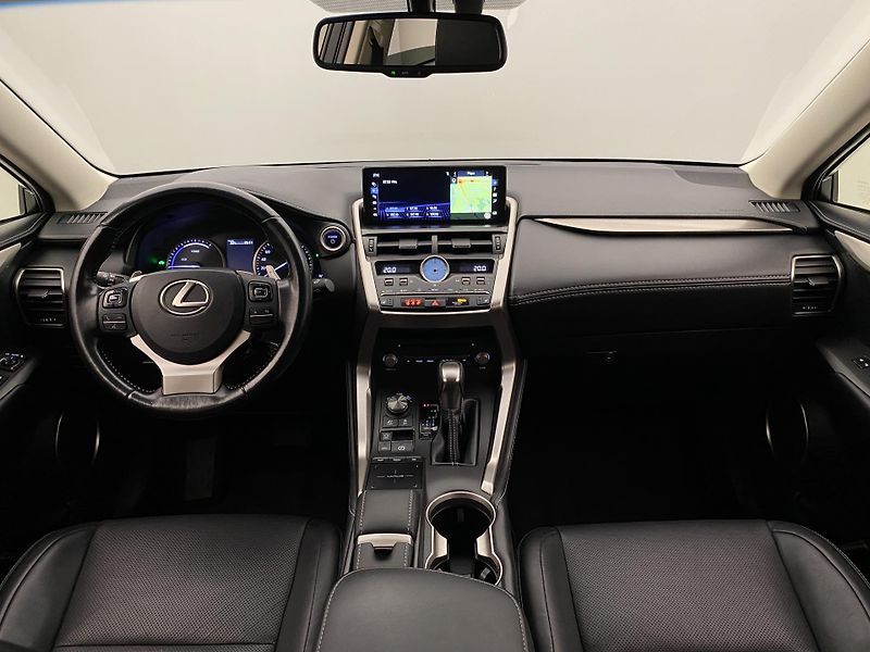 Lexus NX 300h AWD AUT CZ  - fotka 2 z 44