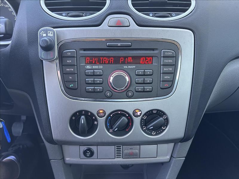 Ford Focus 1,6 Duratec Ti-VCT 74kW Trend - fotka 18 z 20