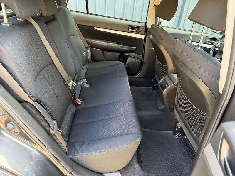 Subaru Outback 2,0 D BOXER / 4X4 / 110kW - fotka 17 z 28