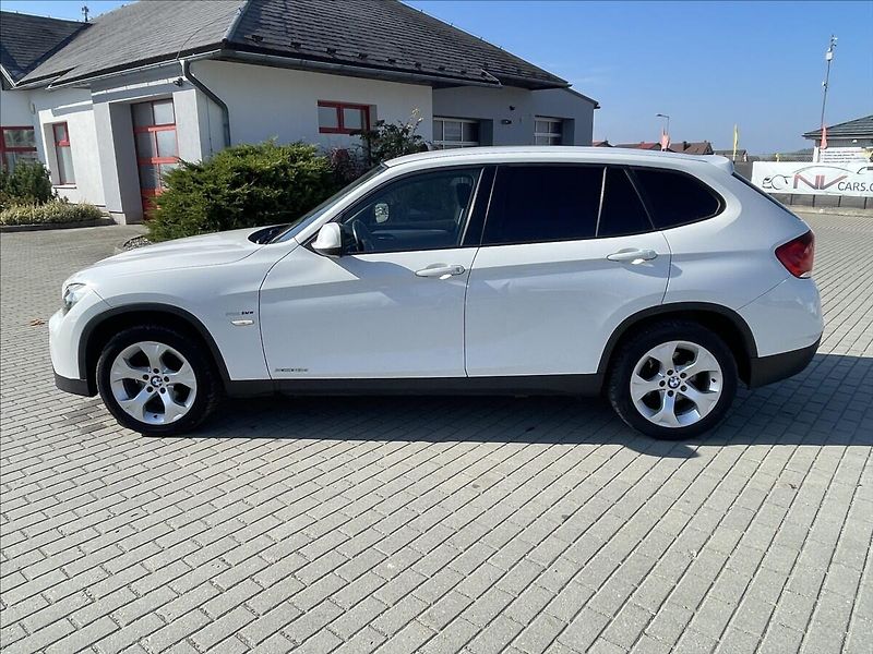 BMW X1 2,0 18d X-Drive Automat CZauto - fotka 29 z 33