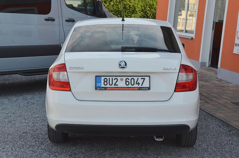 Škoda Rapid (2014) 1.2 TSi 63kW AMBITION / ČR - fotka 5 z 28