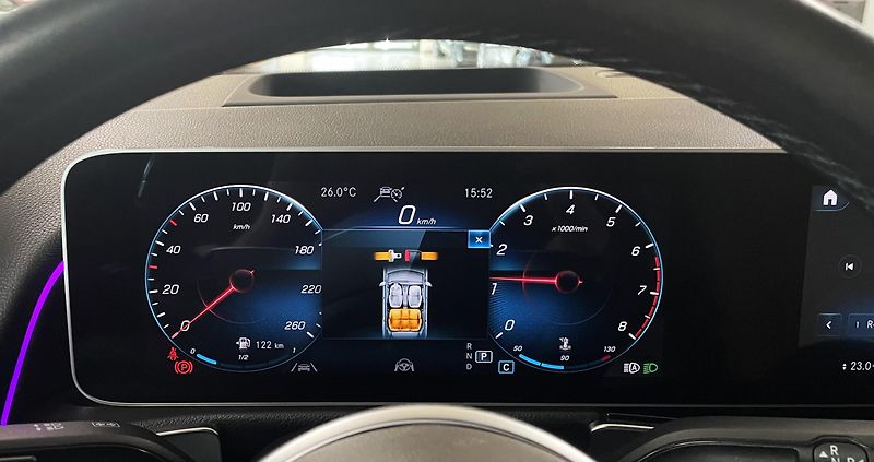 Mercedes-Benz GLB 250, 4 MATIC, ČR, REZERVACE - fotka 13 z 32