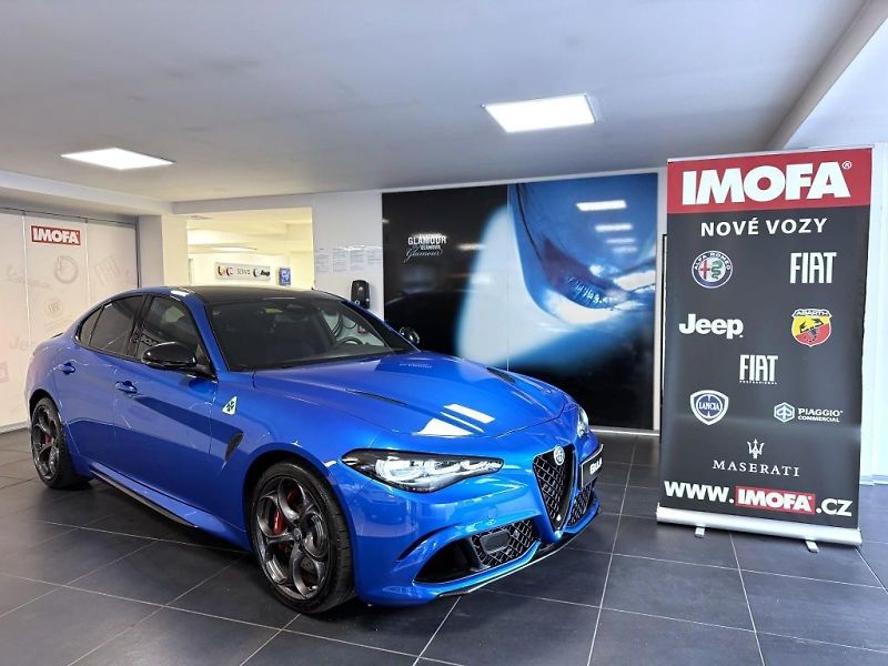 Alfa Romeo Giulia (2026) 2.9 V6 BiTurbo 520k QV Carbon - fotografie inzerátu