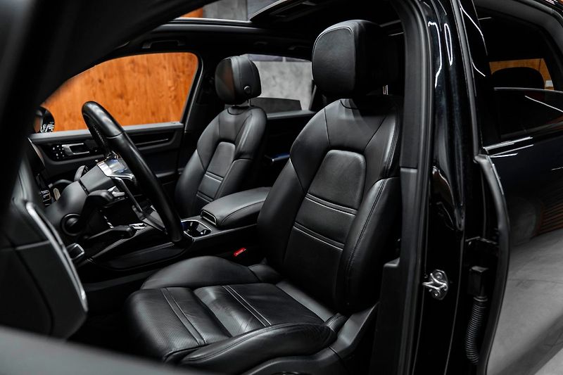 Porsche Cayenne - fotka 5 z 20