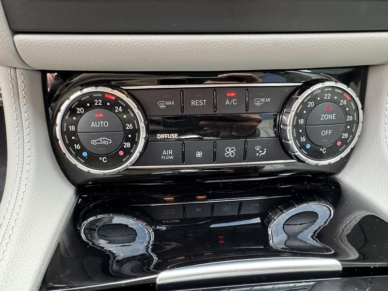 Mercedes-Benz CLS (2014) 350 CDI, 4Matic, AMG - fotka 28 z 64