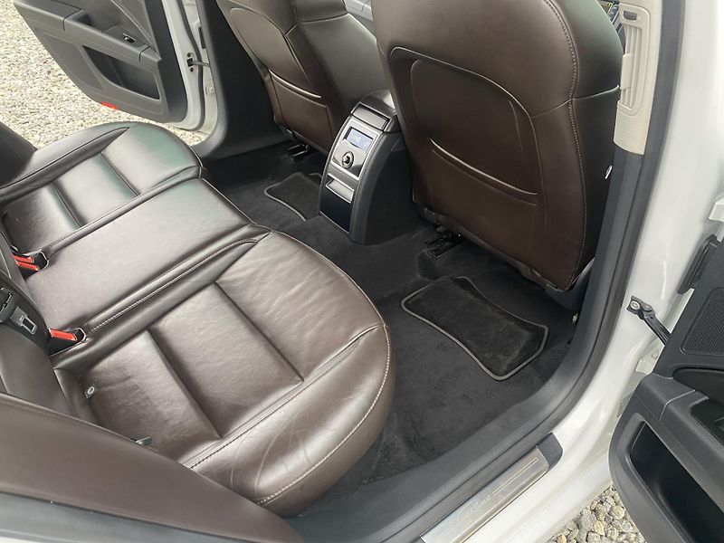 Škoda Superb 2.0TDi 4x4 170PS DSG L+K COMBI - fotka 117 z 158