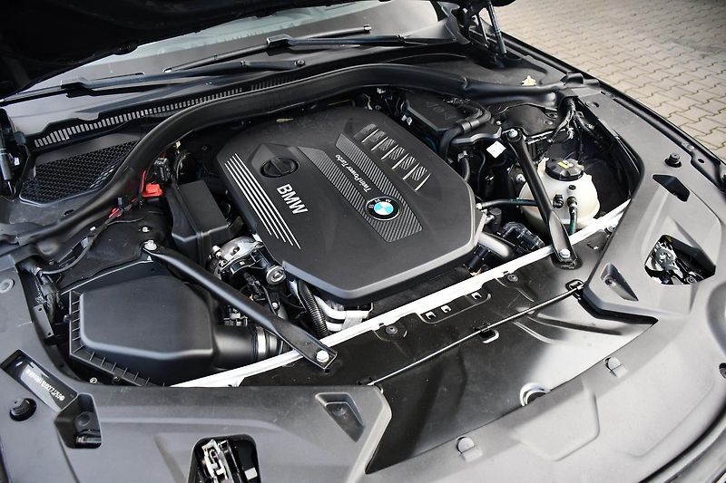 BMW Řada 8 840d xD M-SPORT HUD H/K  - fotka 57 z 62