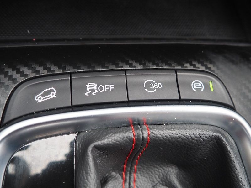 MG ZS (2023) ICE 1.0T-GDI, Luxury, AT - fotka 33 z 38