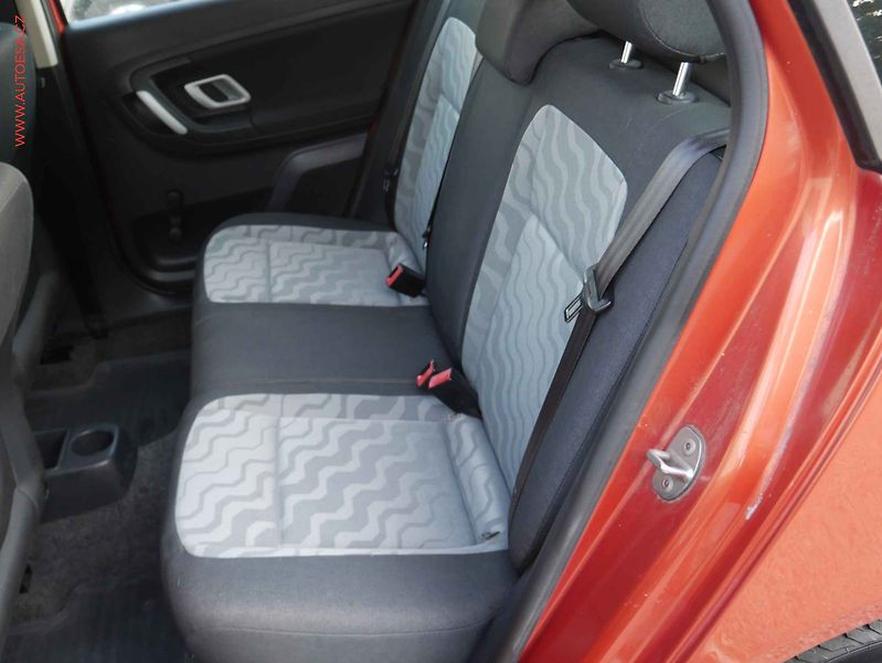 Škoda Fabia (2009) 1.2 HTP, Klima - fotka 10 z 14