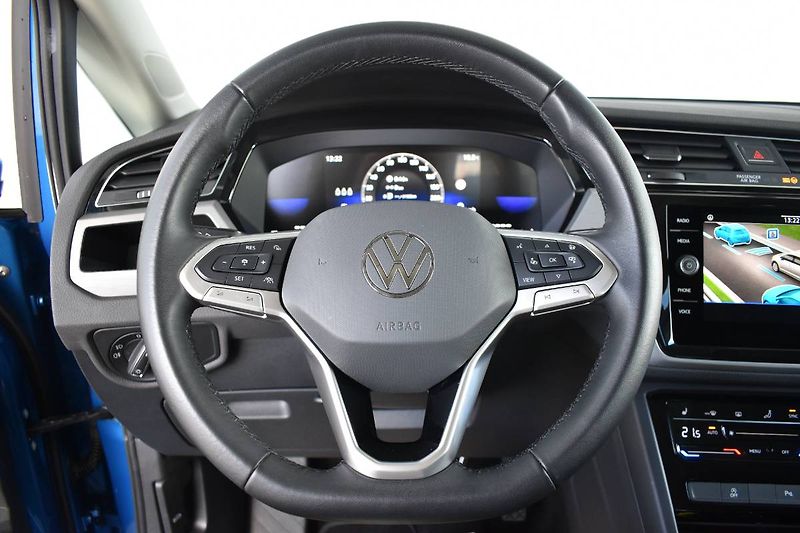 Volkswagen Touran (2023) 1.5TSI 110kW DSG, Full LED - fotka 20 z 25