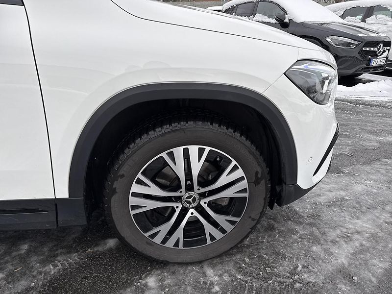 Mercedes-Benz GLA 200d 4MATIC, CZ, 1.majitel - fotka 16 z 19