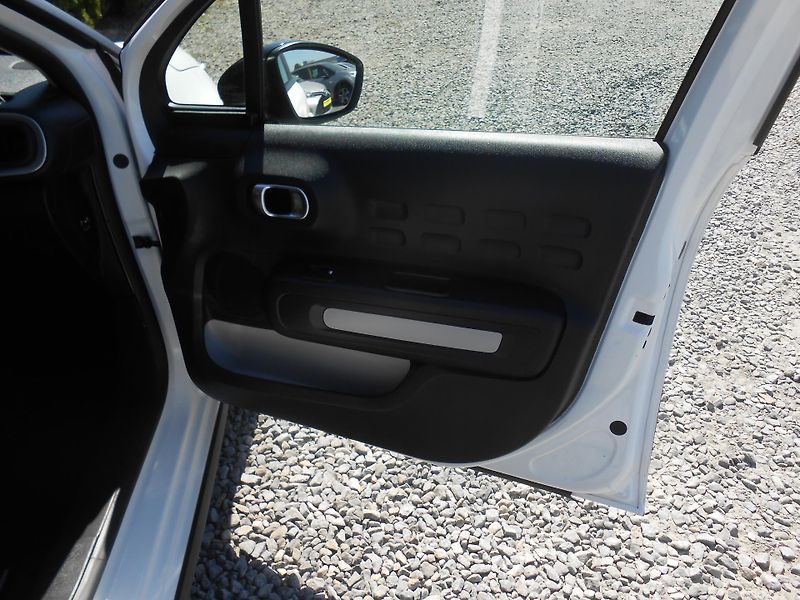 Citroën C3 1.5HDi,6kvalt, Full led - fotka 19 z 40