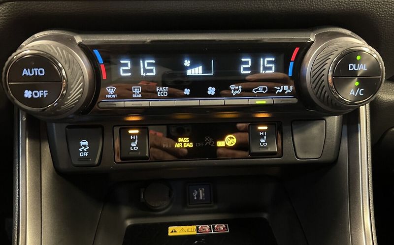 Toyota RAV4 GR SPORT 4WD e-CVT - fotka 8 z 18