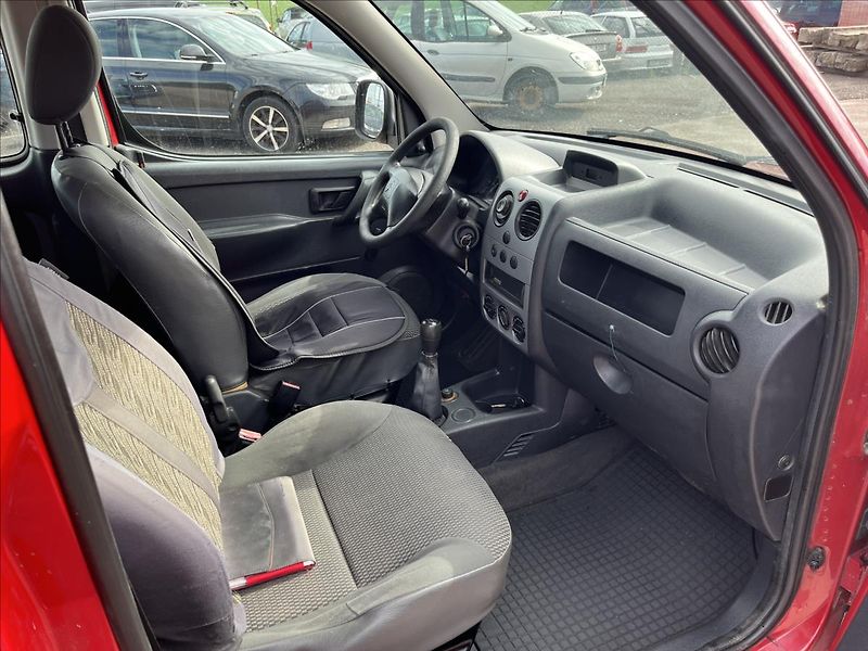 Citroën Berlingo 1,4 i TAŽNÉ STK 2/27 - fotka 10 z 31
